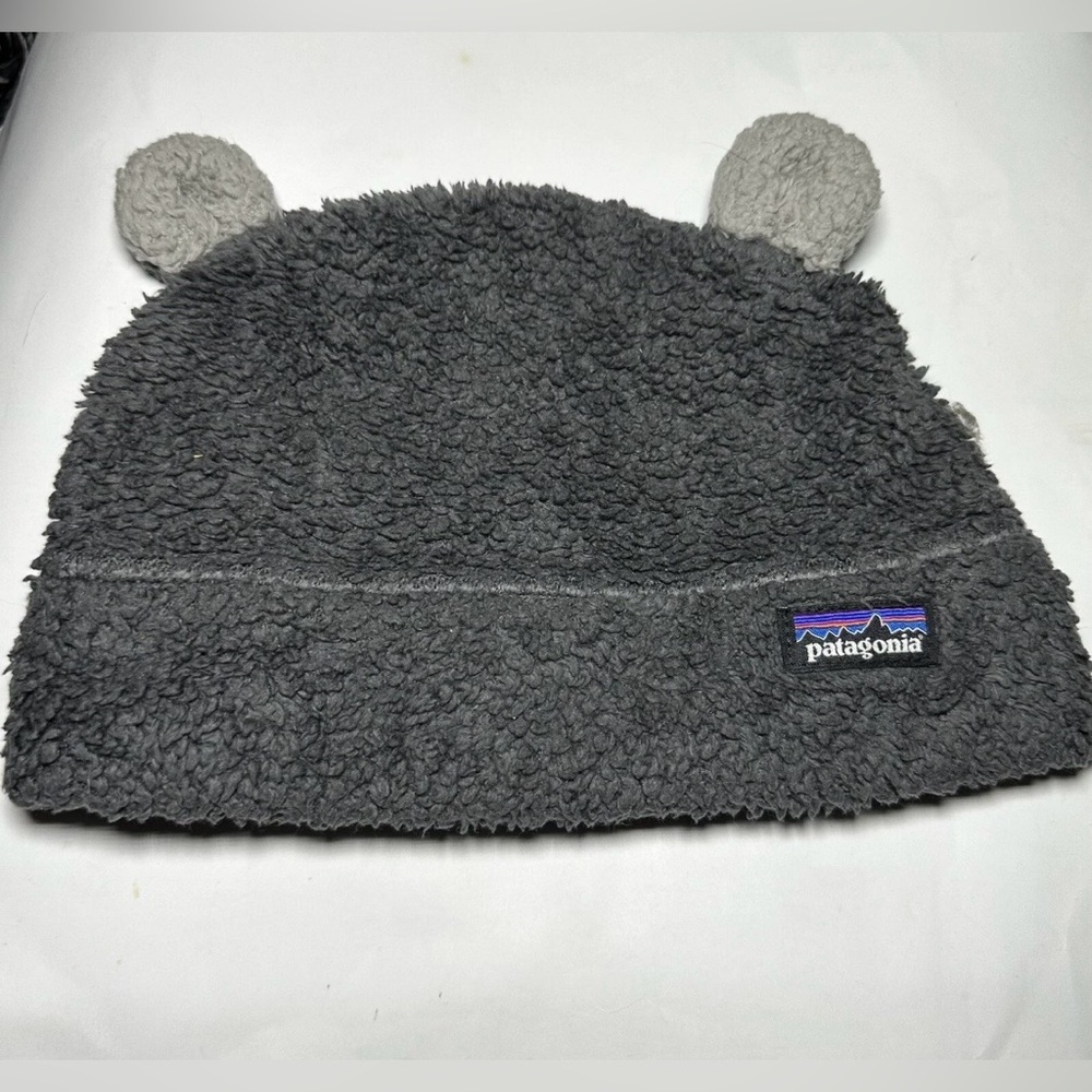 Patagonia 2T - 5T  Baby Furry Friends Fleece  Gray Beanie Hat  Baby Bear Ears
